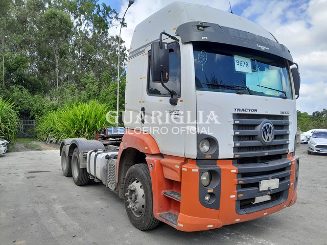VOLKSWAGEN TRACTOR 26.420 6X4 2015